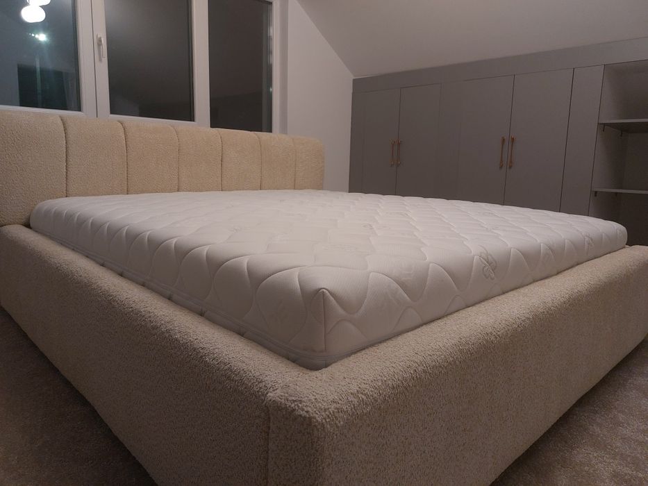 Paturi Tapitate Chesterfield