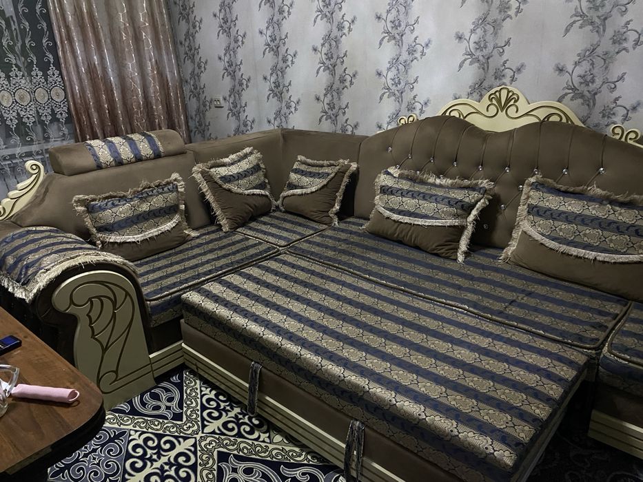 Продается угловой диван.