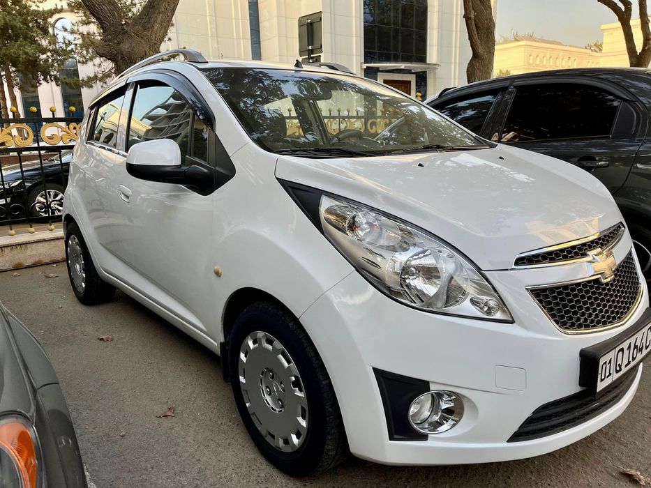 Продаю свой Chevrolet Spark 2016 года, 3 позиция.