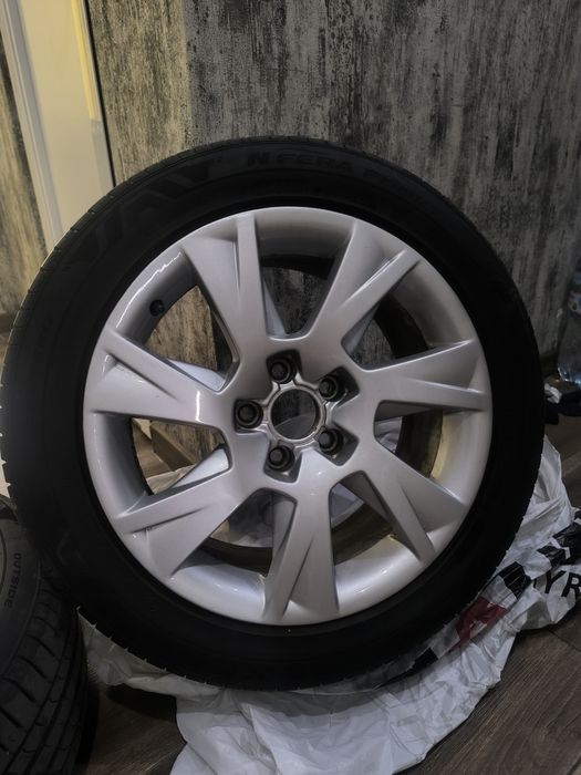 Джанти оригинални за Ауди а4 б8 със много добри гуми Nexen