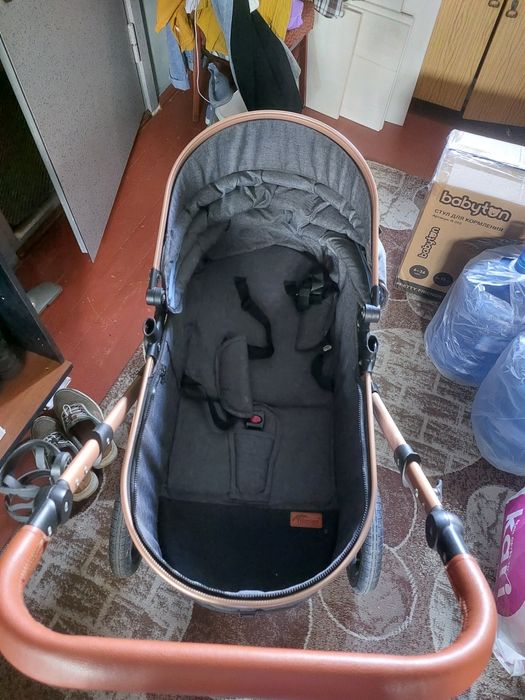 Продам коляску демисезон