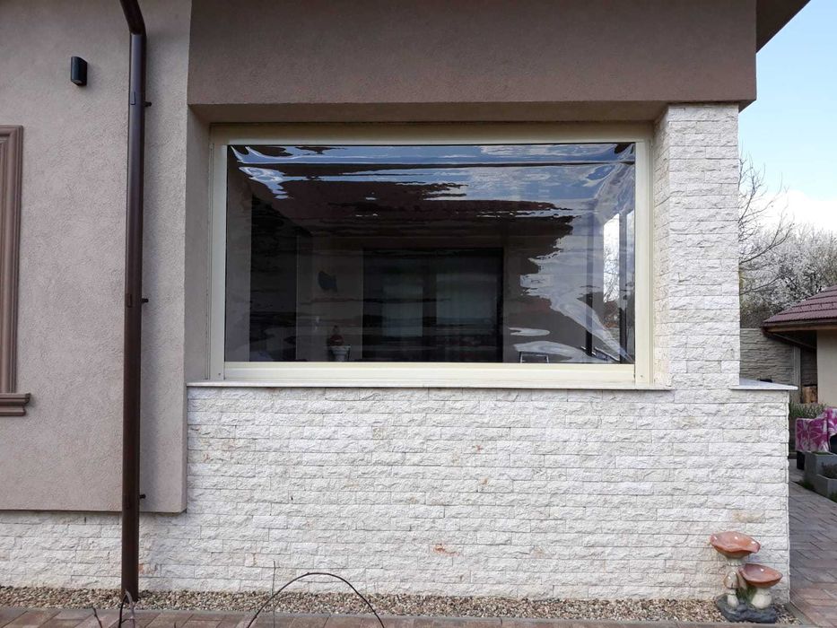Rulouri transparente inchidere terase.