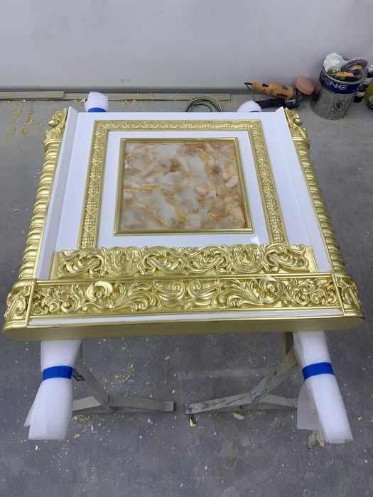 Mebel dekor hizmati potal bilan oltinrangda bezash
