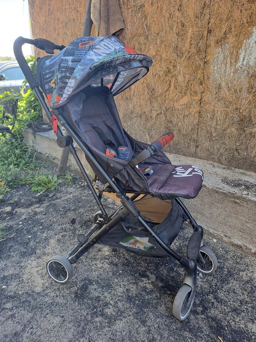Детская  прогулочная коляска
