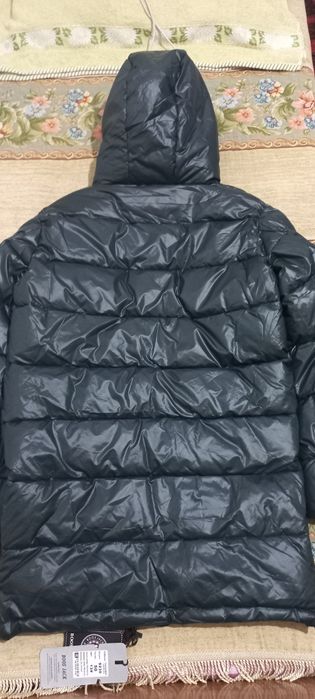 Продам женскую куртку.