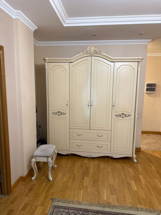 Продам спальный гарнитур