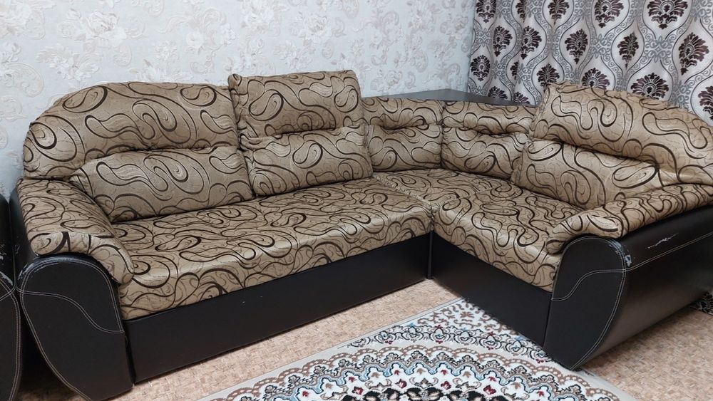 Продаётся угловой диван и кресло б/у