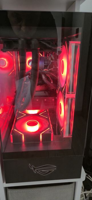 Vând pc gaming cu monitor oled +periferice  Amd ryzen 7 7800x3d
