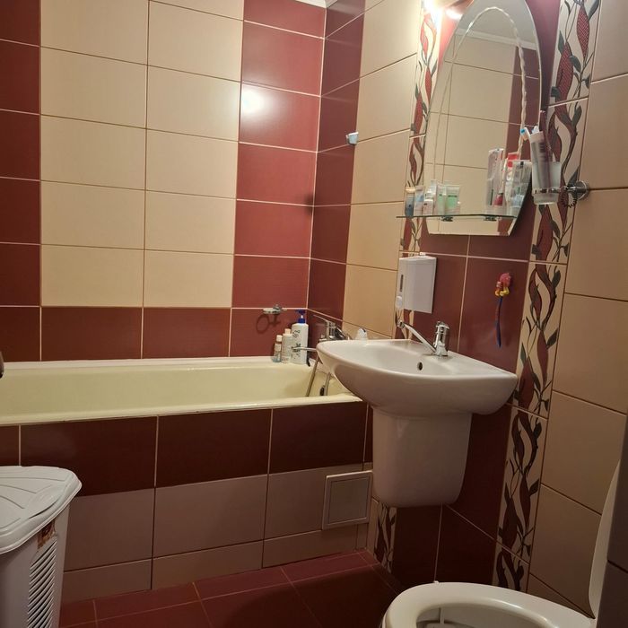 Vând apartament 3 camere