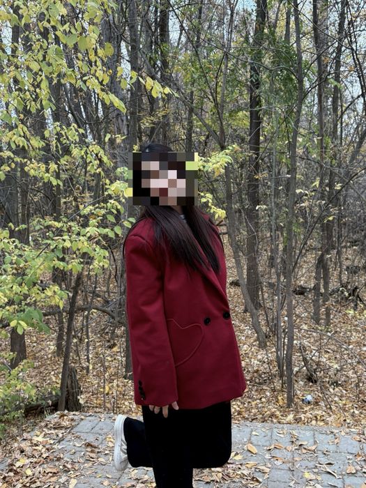 Пальто 4 рет киілген береткасы бар еще