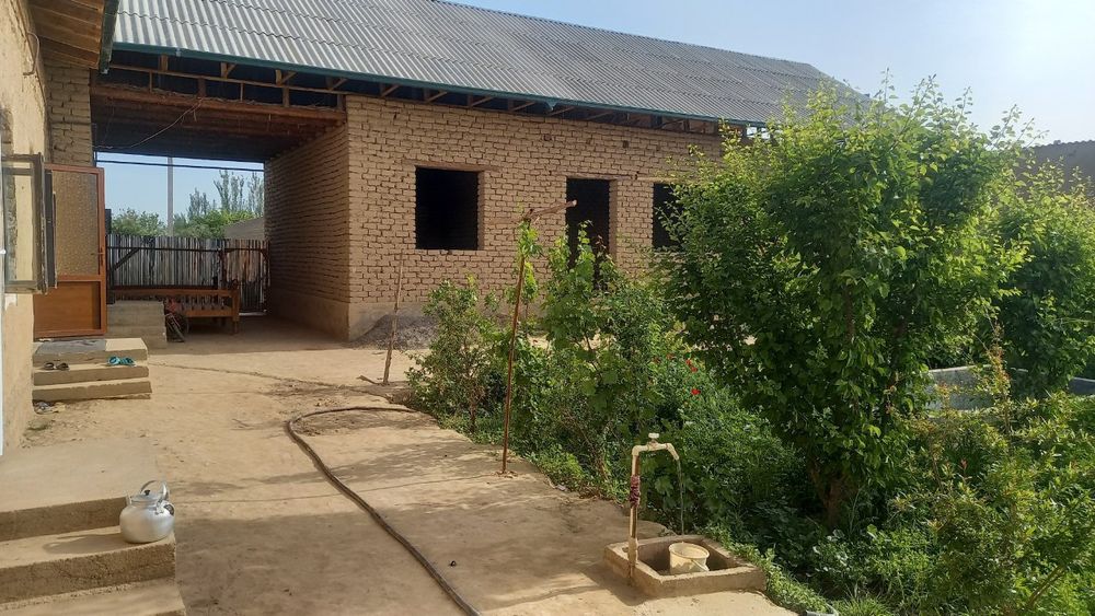 Uy sotiladi srochniy