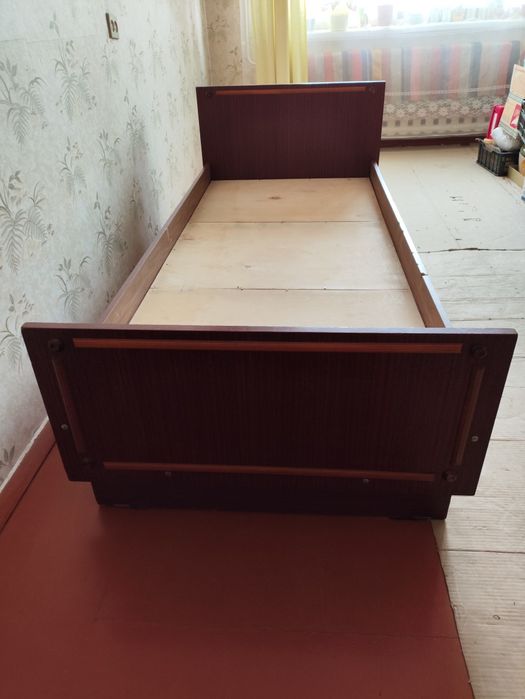 Продам   кровати