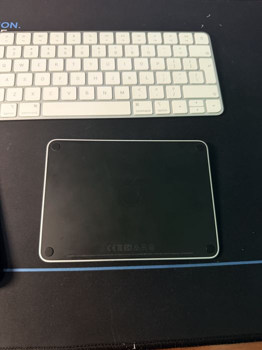 Apple Magic Trackpad 2 Black lightning