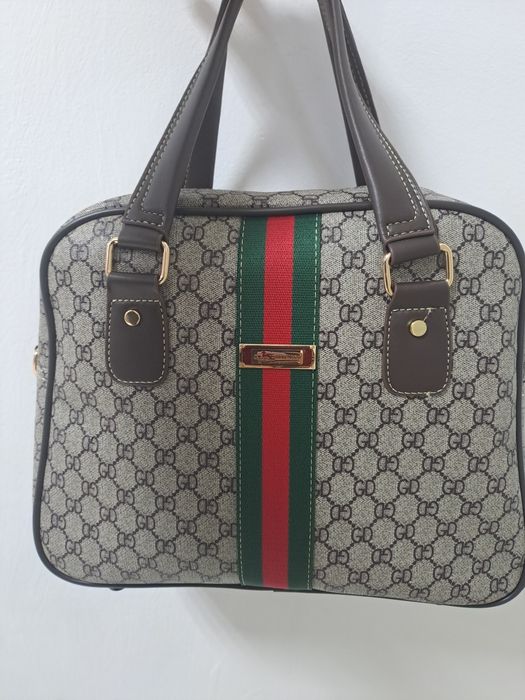 Продам чемодан с сумкой