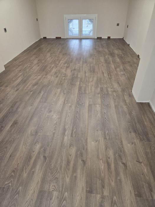 Продажба доставка и монтаж на ламиниран паркет