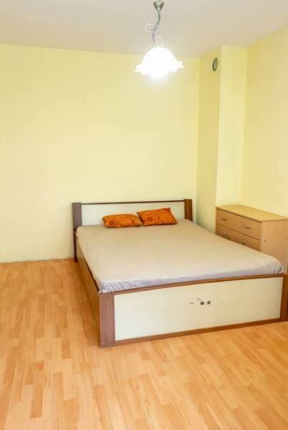 Дава се под наем Едностаен апартамент в Варна, Изгрев - 40 кв.м за 300 € - Снимка #1