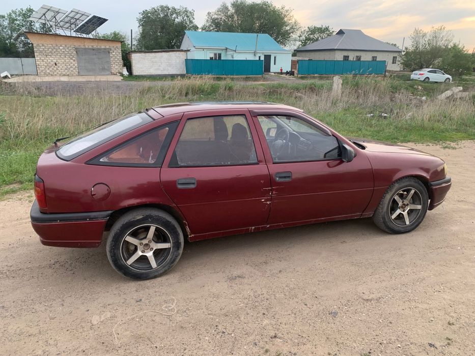 Срочно продам Opel Vectra 1993 г.в.