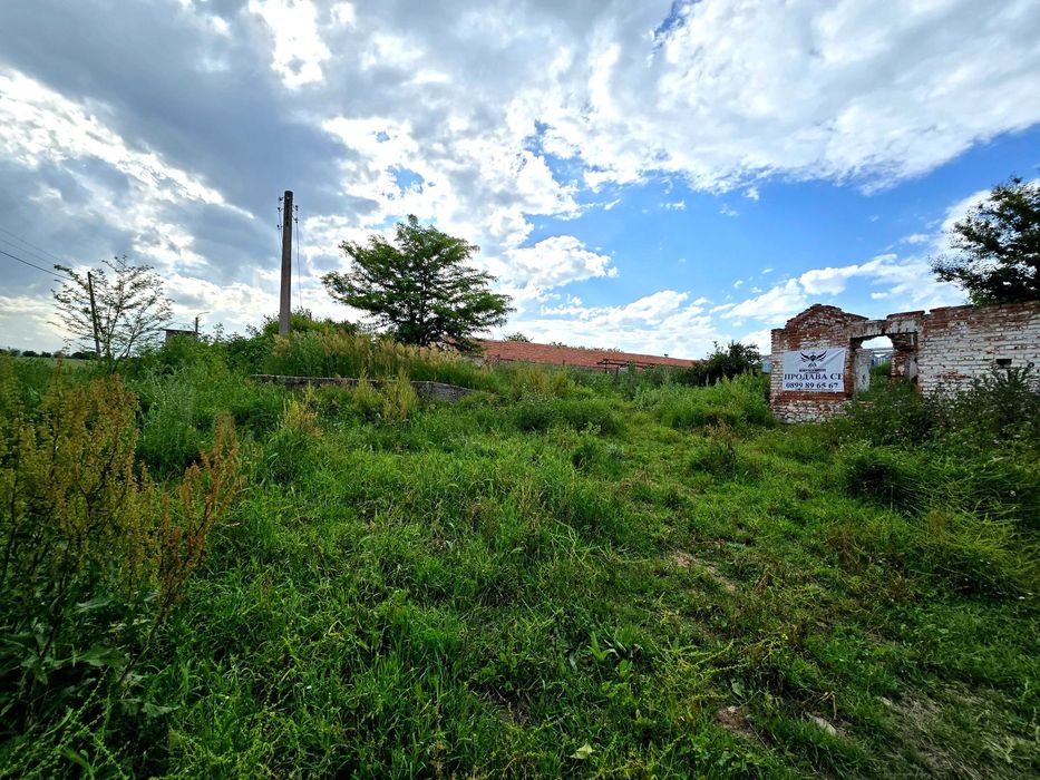 Продавам склад/селскостопански сгради 400РЗП в имот 3000кв с.Богданица