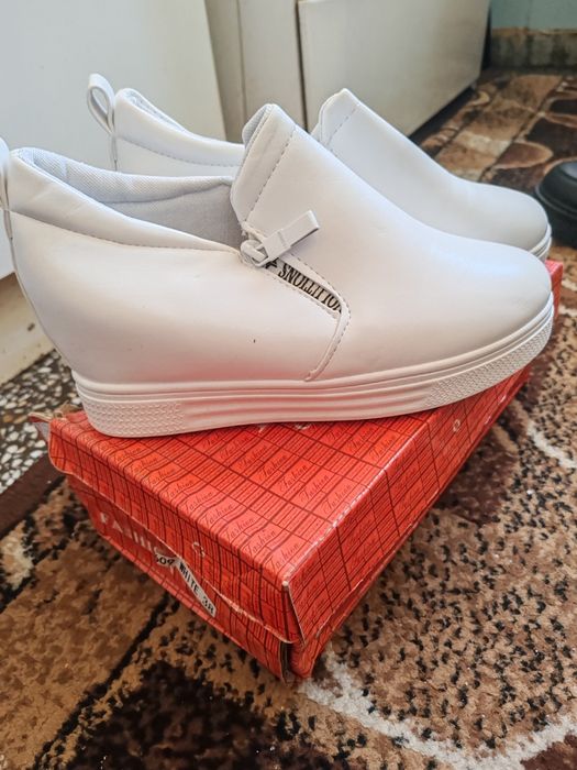 Adidas stil gheata de dama