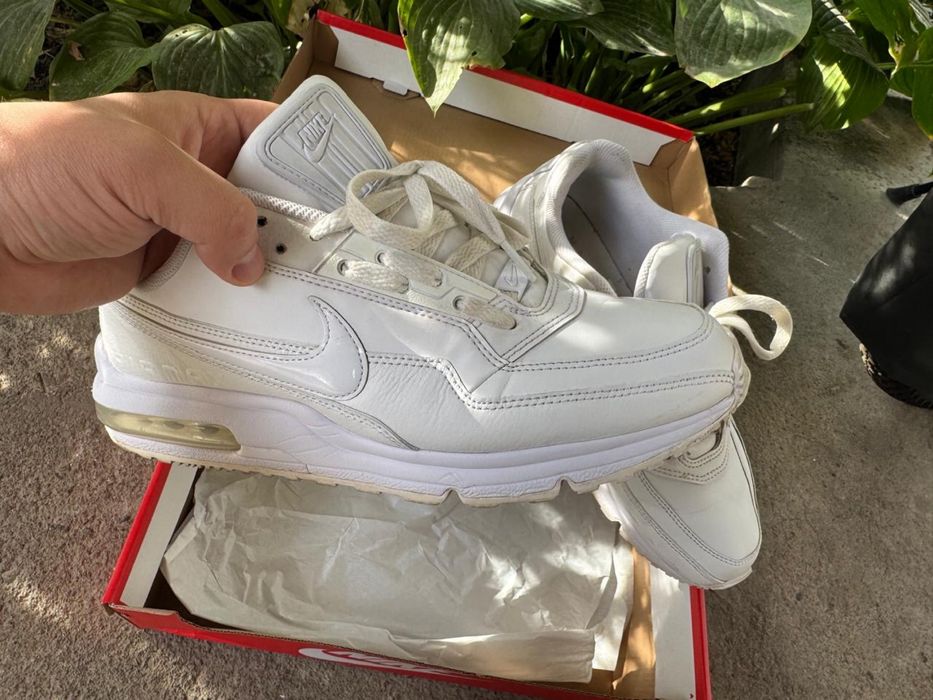 Продаю оригинальные кроссовки Nike