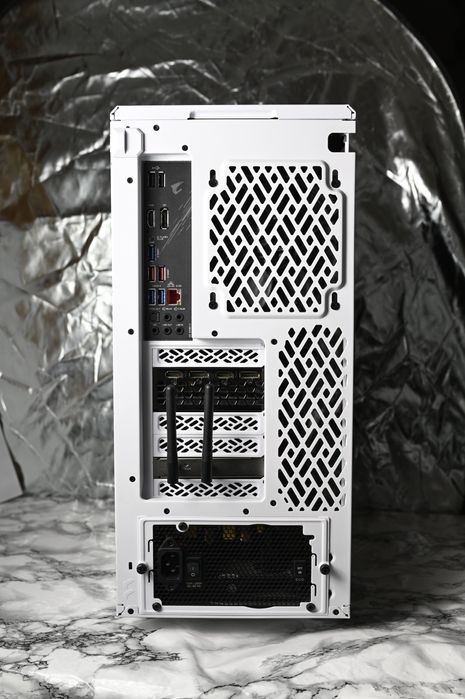 Геймърски компютър | Ryzen 5700x, RTX3070, 16gb RAM