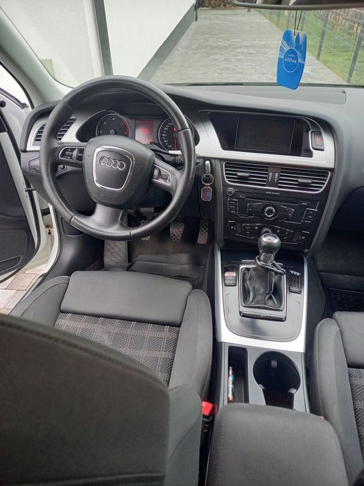 Audi a4 B8 2l diesel quattro 170 CP an 2011