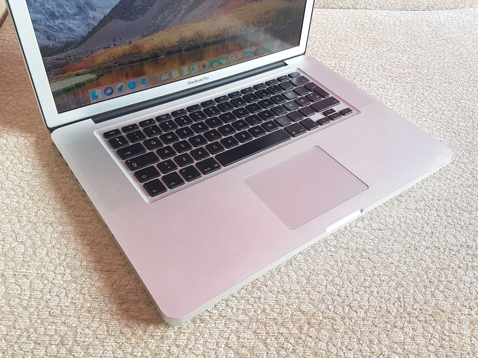 Laptop Apple Macbook Pro 15", Intel Core i7, 8 GB Ram, SSD 256 GB
