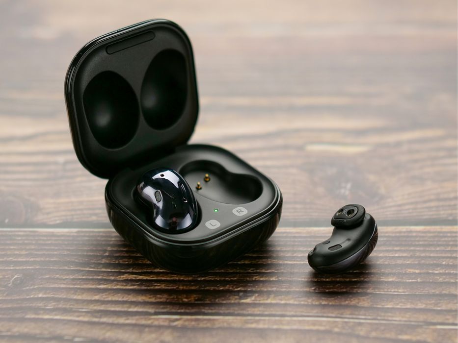 Galaxy buds live