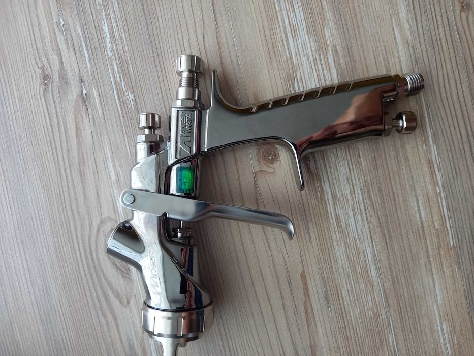 pistol vopsit iwata