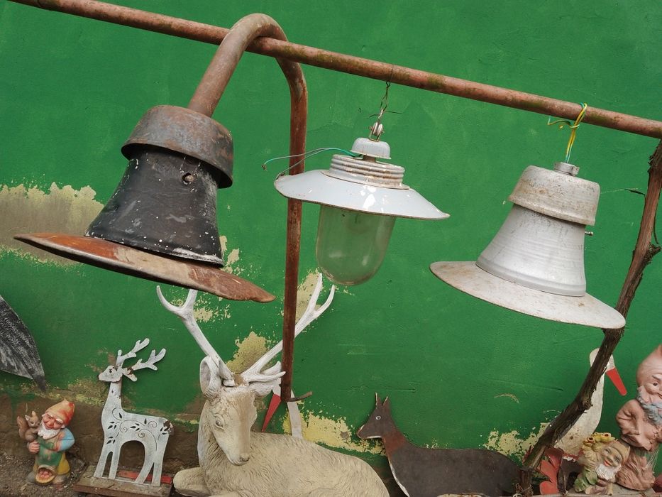 Lampi vechi la 200 lei bucata