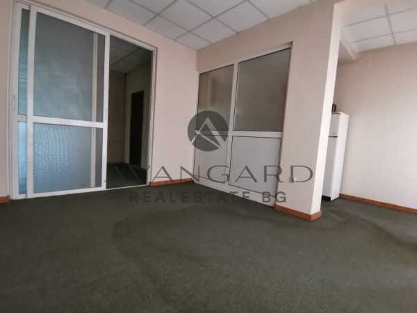 Продава се Четиристаен апартамент в Пловдив, Кършияка - 190 кв.м за 781 €/кв.м - Снимка #9