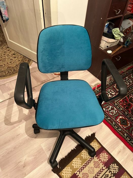 Продам кресло офисное