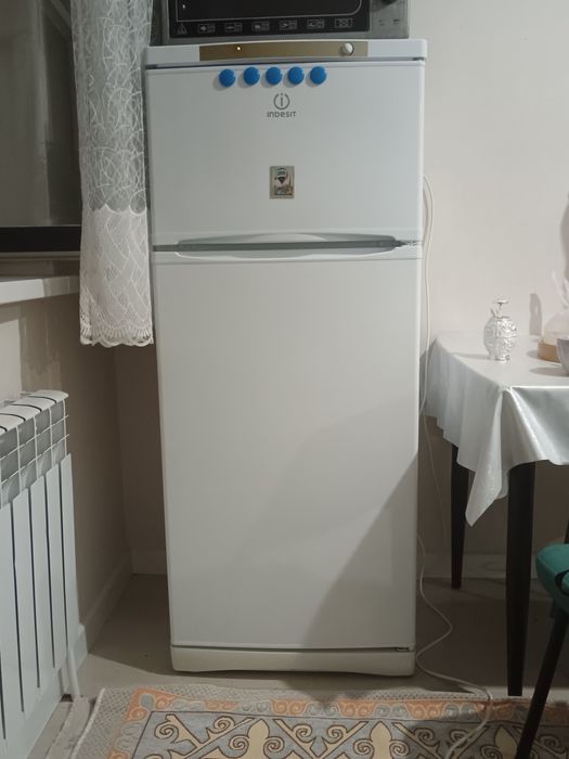 Холодильник хороший состояние