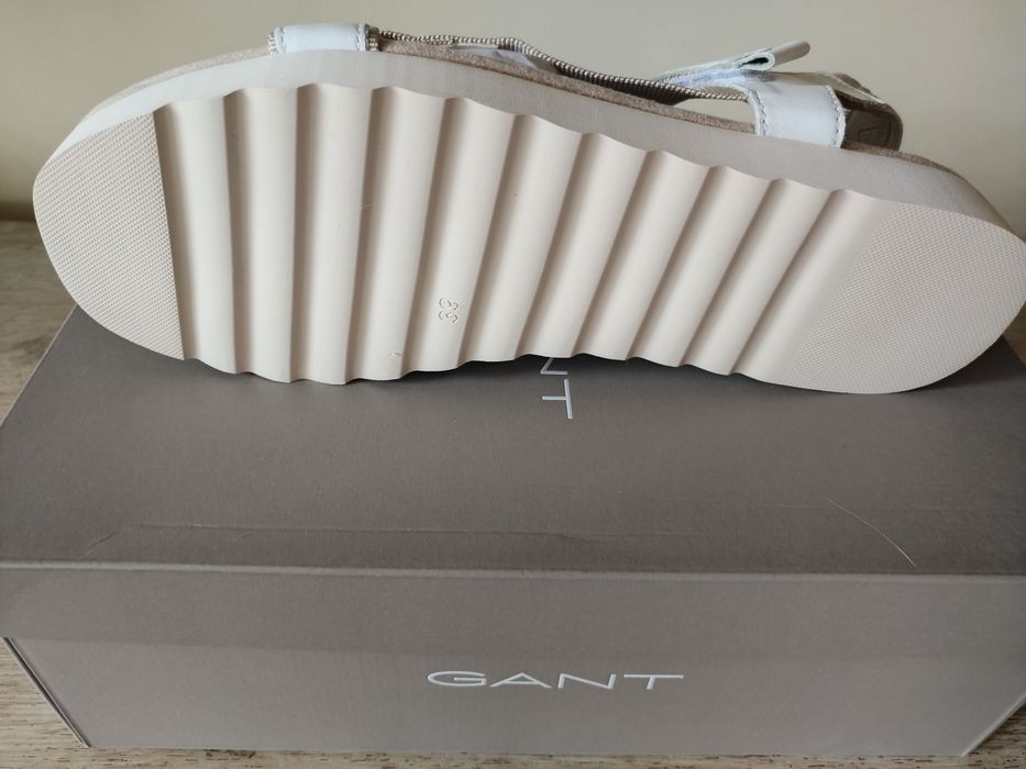 Нови сандали Gant
