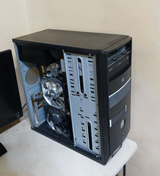 Компьютер для работы дома или офиса