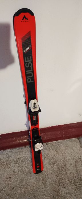 Schiuri copii mărimea 120 cm + placa de snowboard adulți