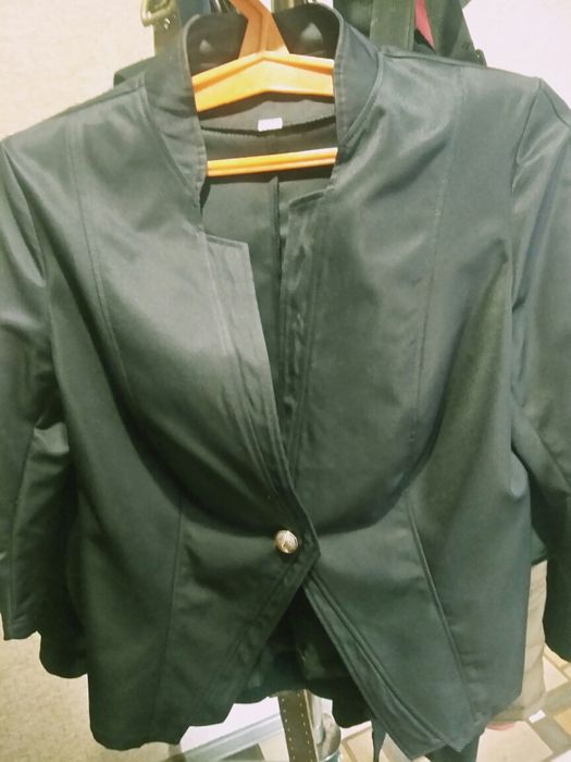 Продаю женский пиджак!!!