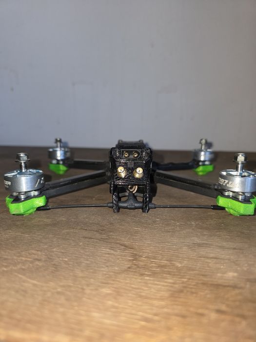 Злобен и Настроен FPV Дрон