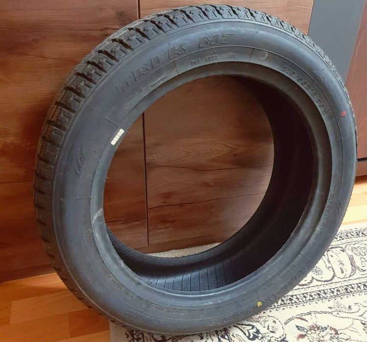 Продам новую резину  Maxtrek M7