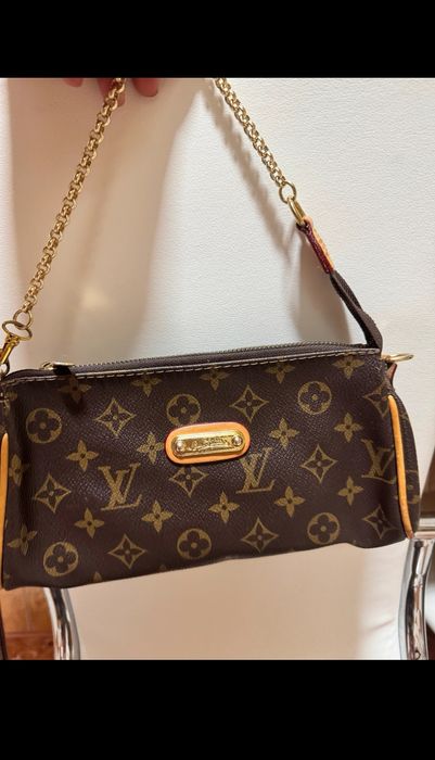 Geanta cu lant auriu