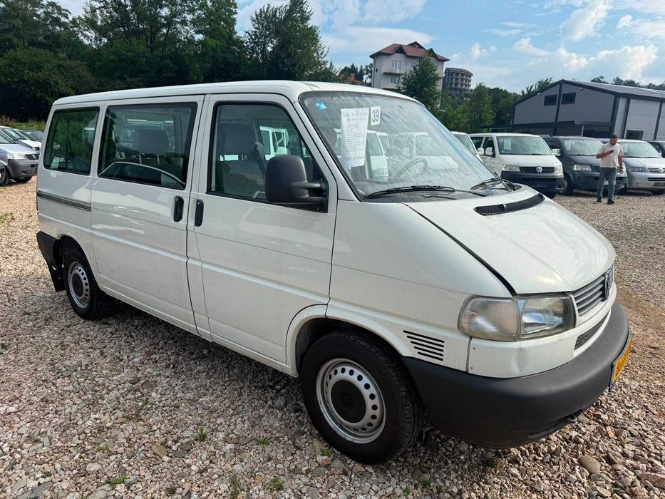 VOLKSWAGEN Caravelle 2000