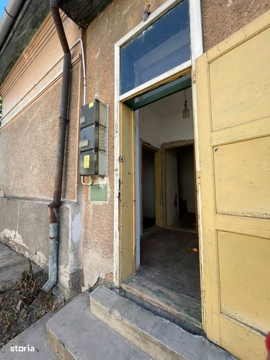 Vand casa caramida,str.Oituz,vis a vis de Salvare si Spital