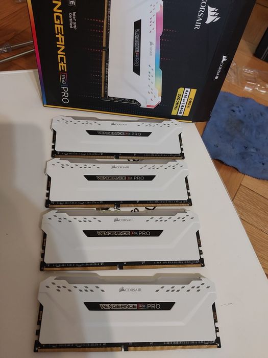 32GB 3200Mhz CL16 - DDR4 рам памет