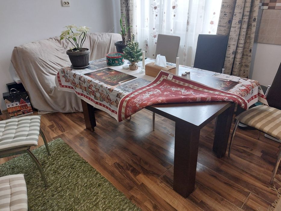 Masa de bucatarie robustă!