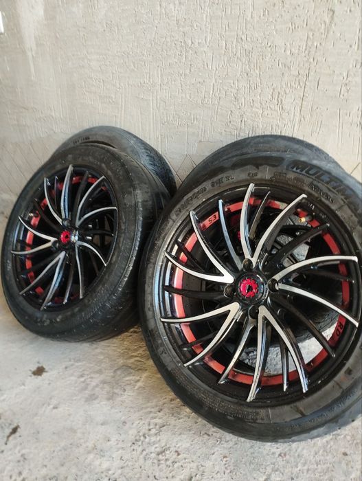 R16 saka diska balonlari bilan  2ta balon alo holatta 2tasi ortacha