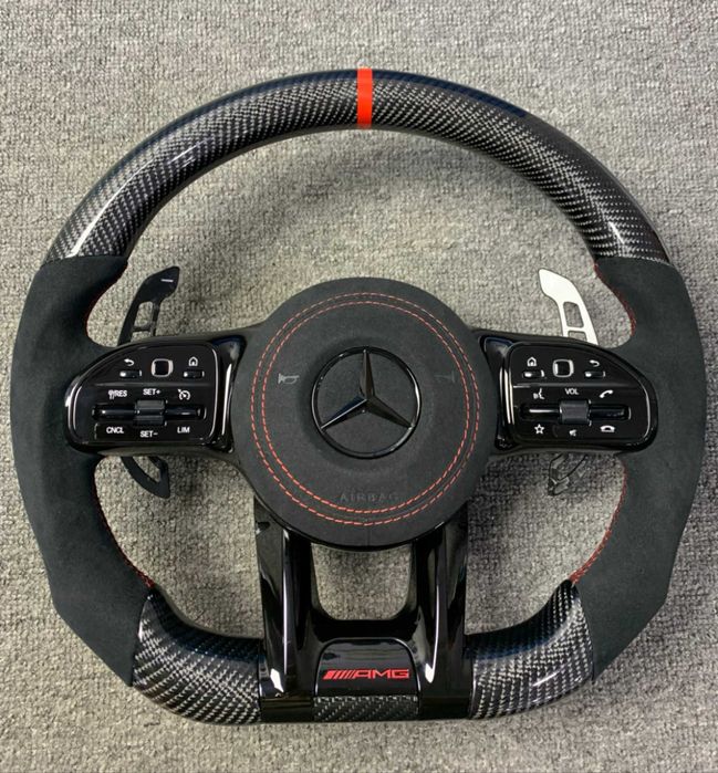 Mercedes AMG спортен волан – Carbon & Алкантара (2020–2023)