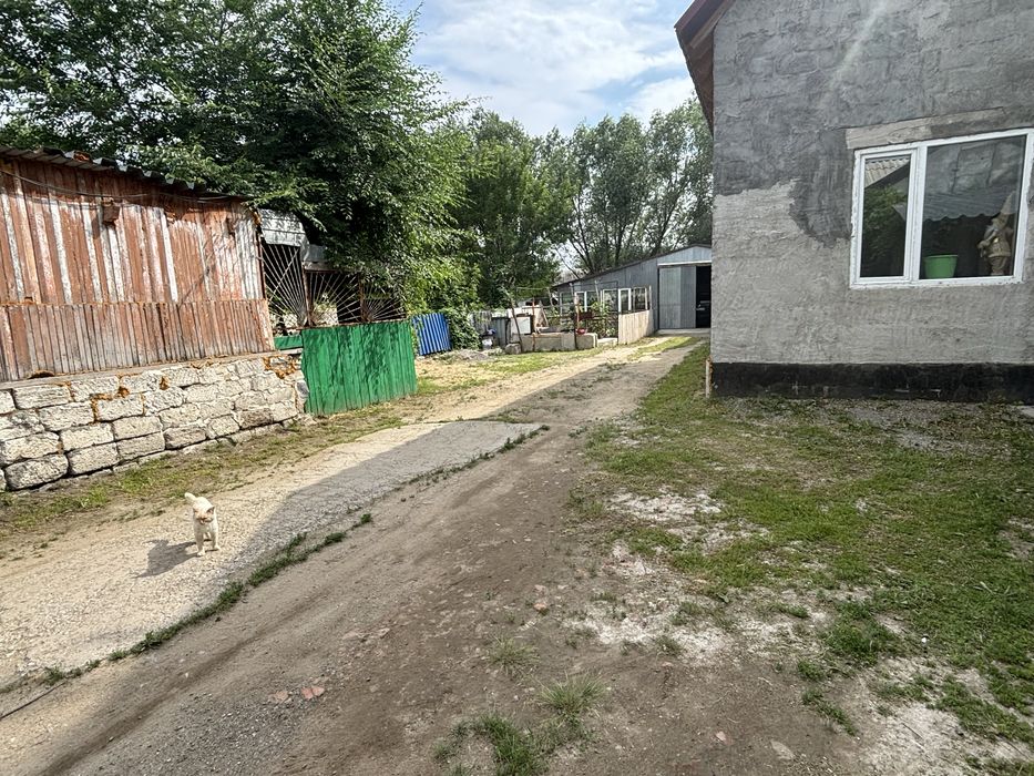 Продается два дома на одном участке -10 сотками