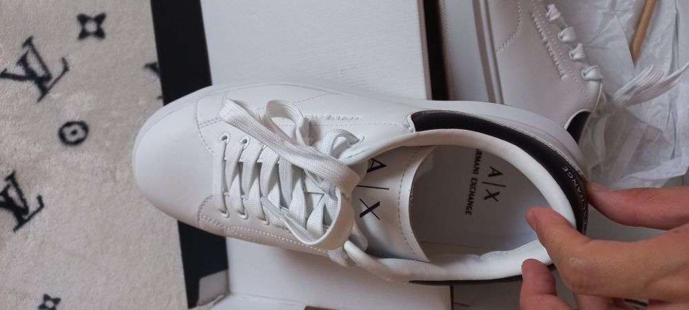 Продам Armani  обувь