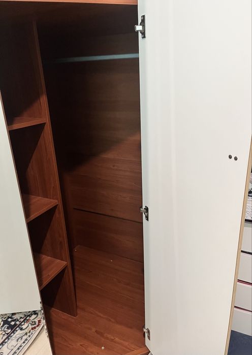 Продам шкаф угловой