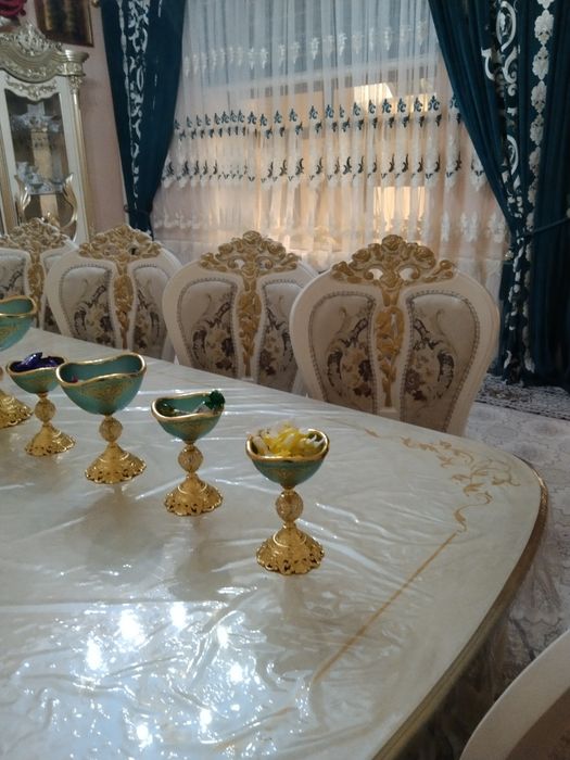 Стол и стулья без гарантии